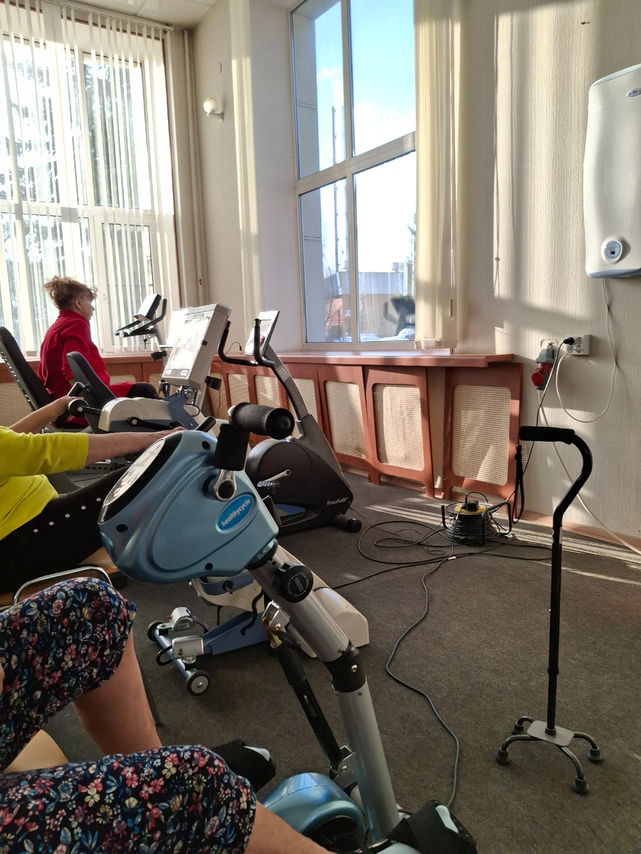 Крутили педали