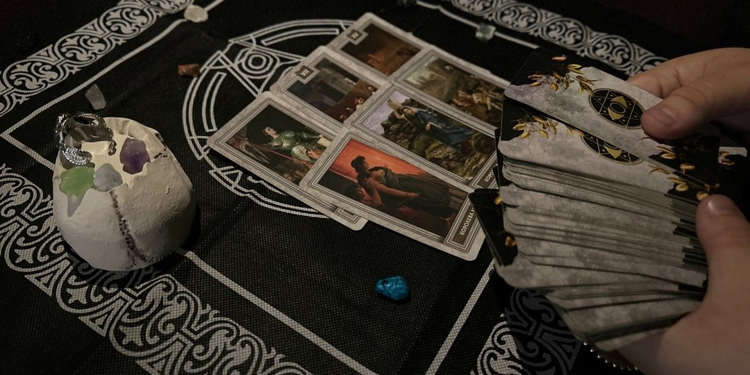 Золотые слитки повалятся с Небес: кого Вселенная озолотит до конца зимы 2026 года — Таро-прогноз