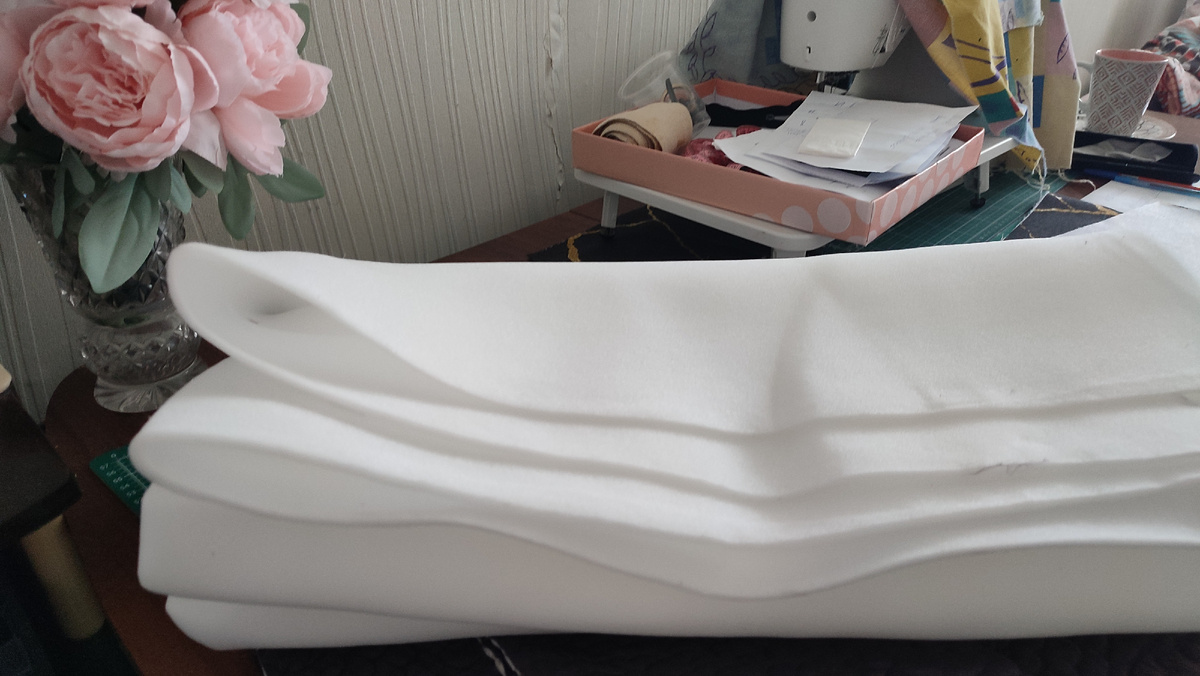 Поролон 5 мм ( используется для шитья косметичек, сумок и т. д.) 