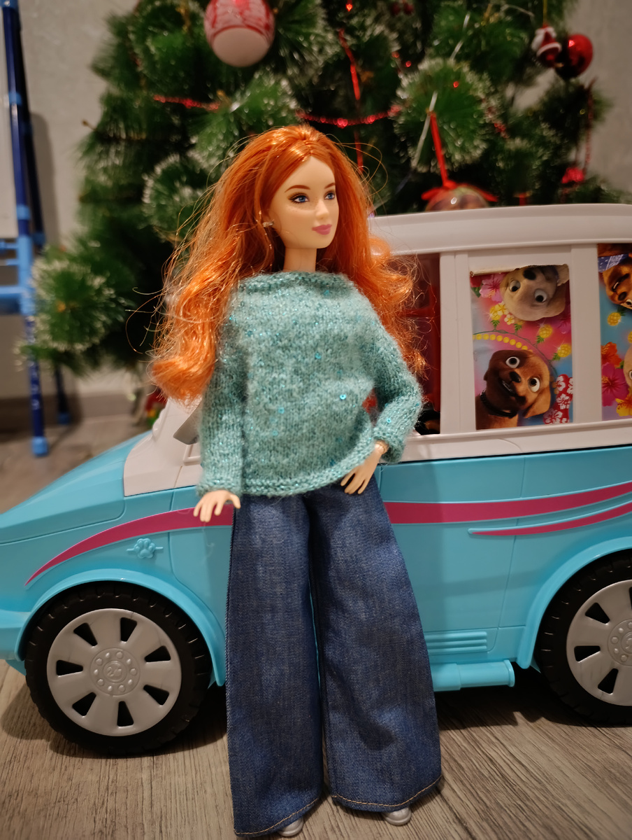 Лея одна из немногих кукол, которая была распакована... Остальные продолжают жить в своих коробках.