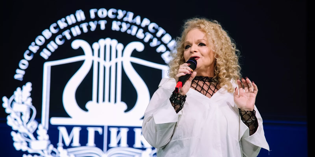 Что Долина и ее «свита» устроили в МГИК. Увольнения, охрана артистки бережет ее от учеников?