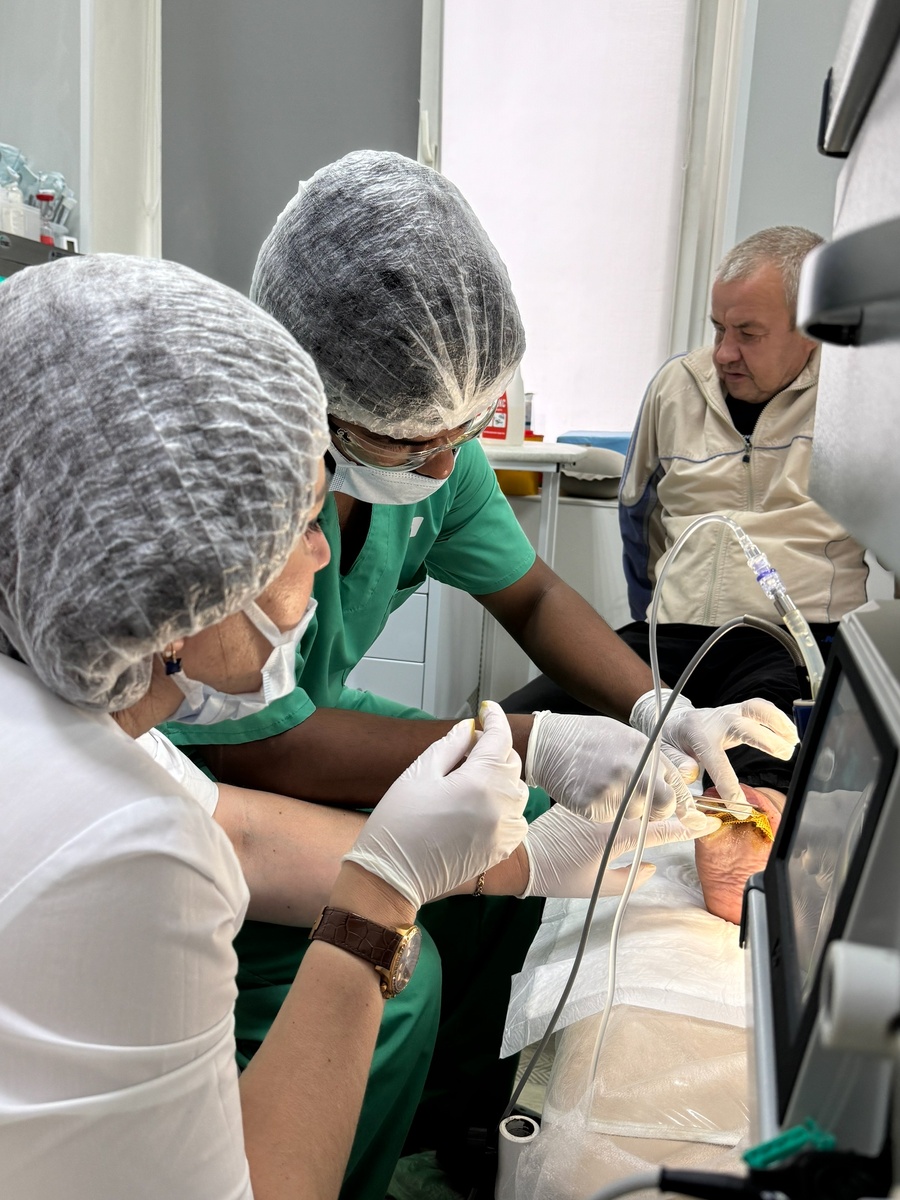 На первых порах студенту помогали опытные коллеги