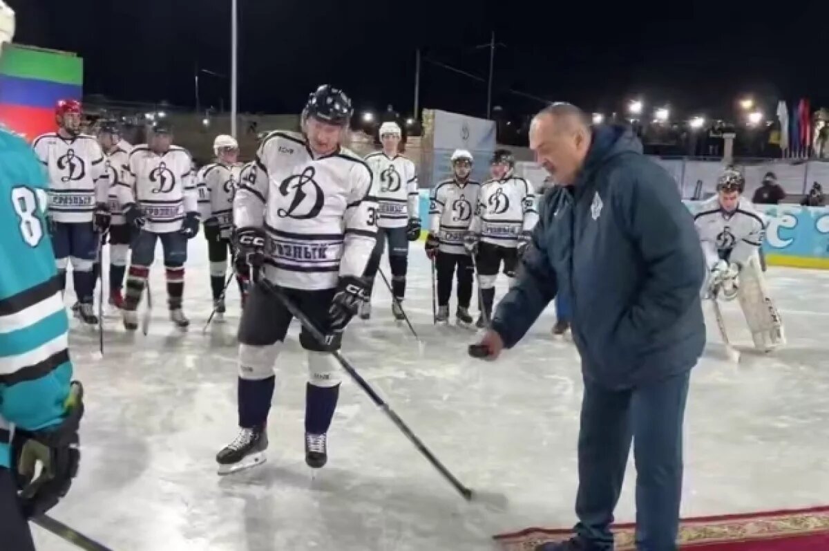    «Хунзах» победил турнире в горах Дагестана, Меликов наградил хоккеистов