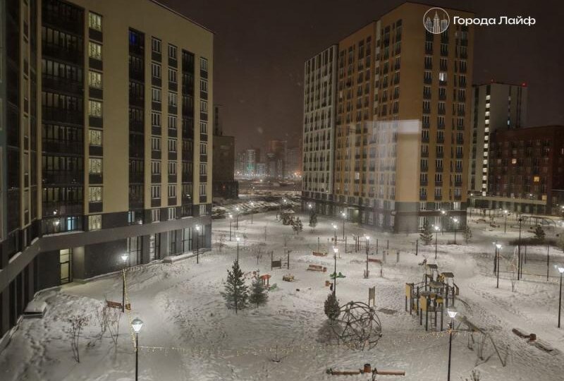 Жильцы ЖК «Тихомиров» Екатеринбурга жалуются на холод и промерзшие окна