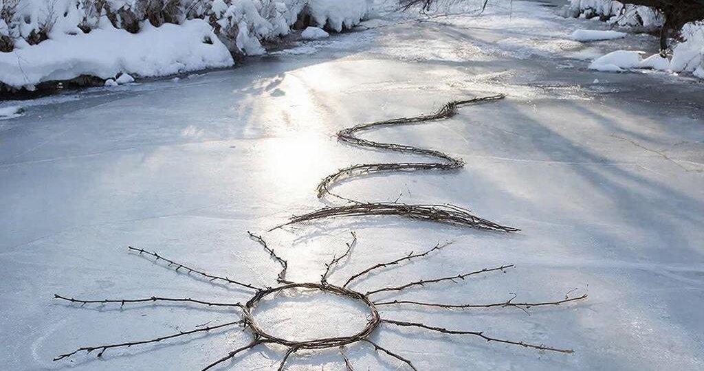 Солнце из веточек