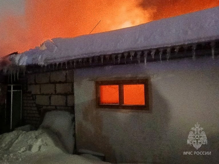    В тушении участвовали 40 специалистов и 12 единиц техники