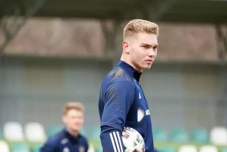    «Новый Акинфеев» мог перейти в «Спартак», но все пошло не так. Почему Ломаев никому не нужен? Фото #2