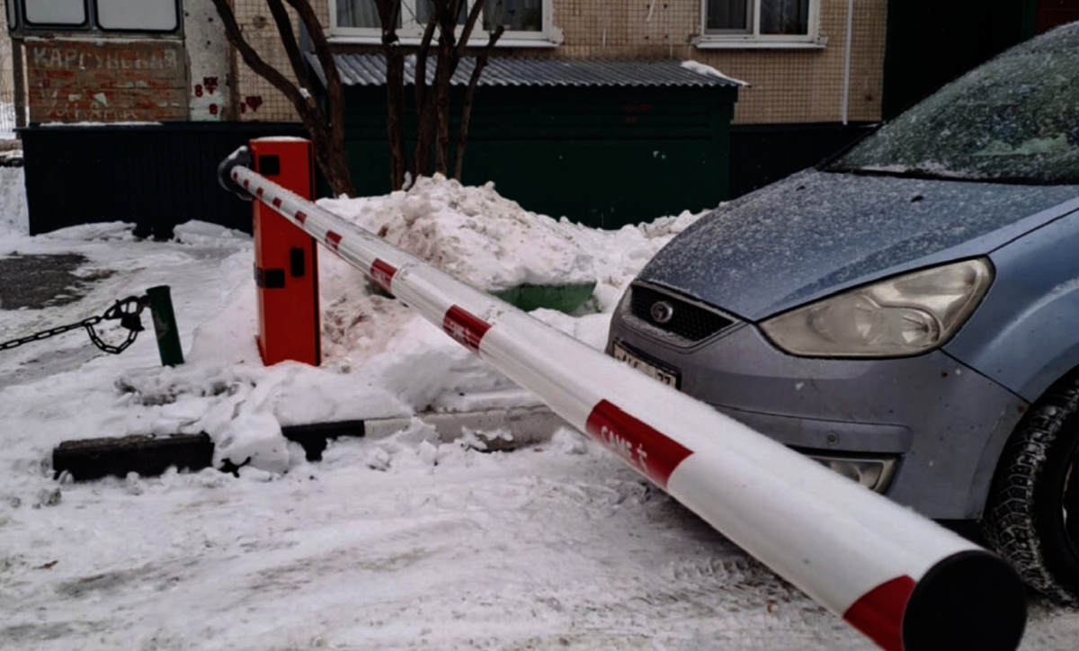 Оставить машину на проезде и уйти? Гениально!