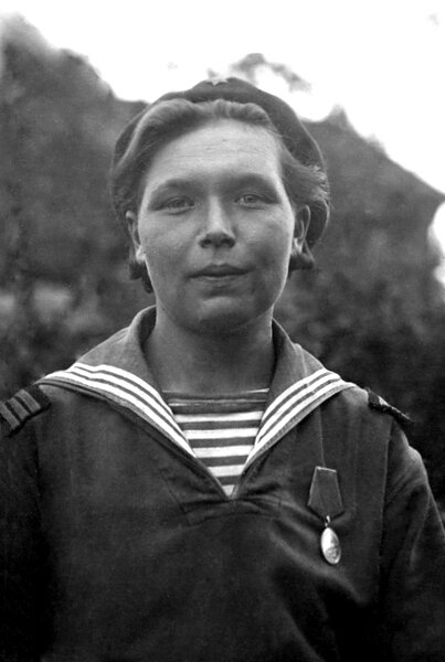 Водитель полуторки Печенкина Надежда Ивановна. Ладожская военная флотилия.