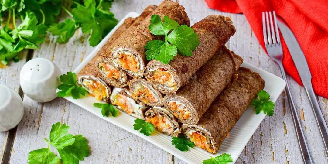 Аппетитные блины из печени с начинкой из моркови