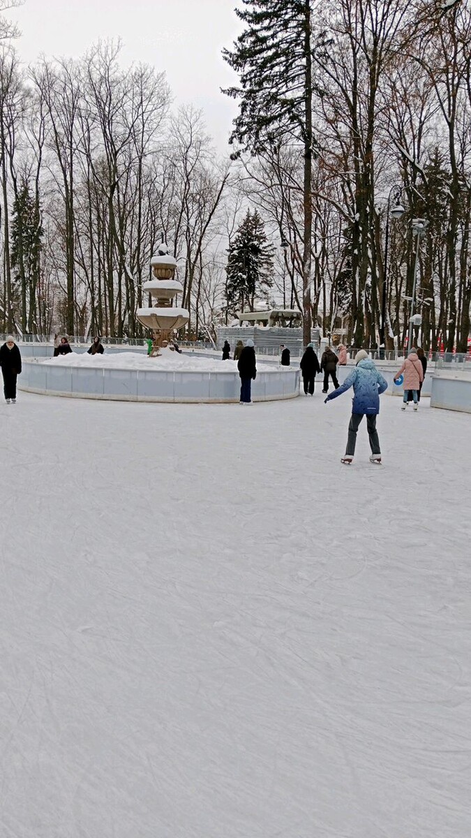 Мороз каток народ 