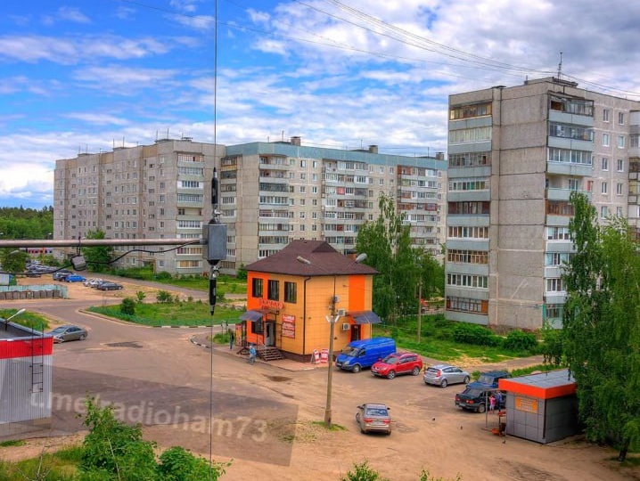 Антенна вертикальный диполь в "многоквартирке