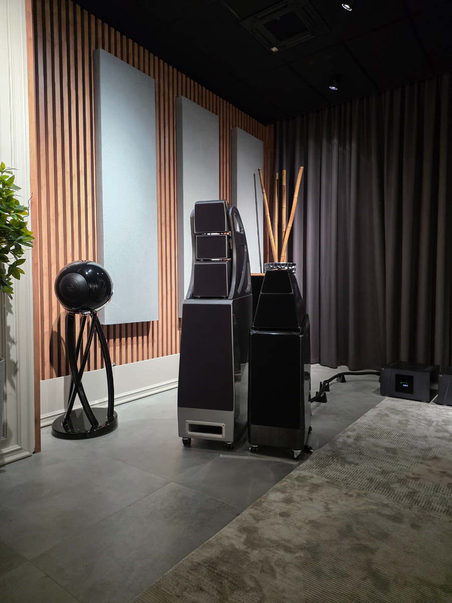 Вместе со старшим братом 