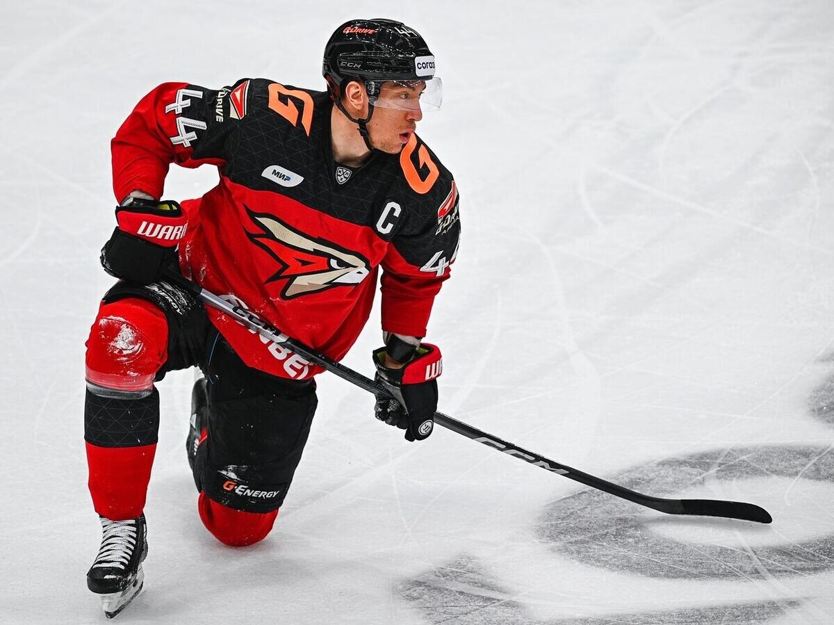    Защитник и капитан "Авангарда" Дамир Шарипзянов | © Фото : Пресс-служба ХК "Авангард"