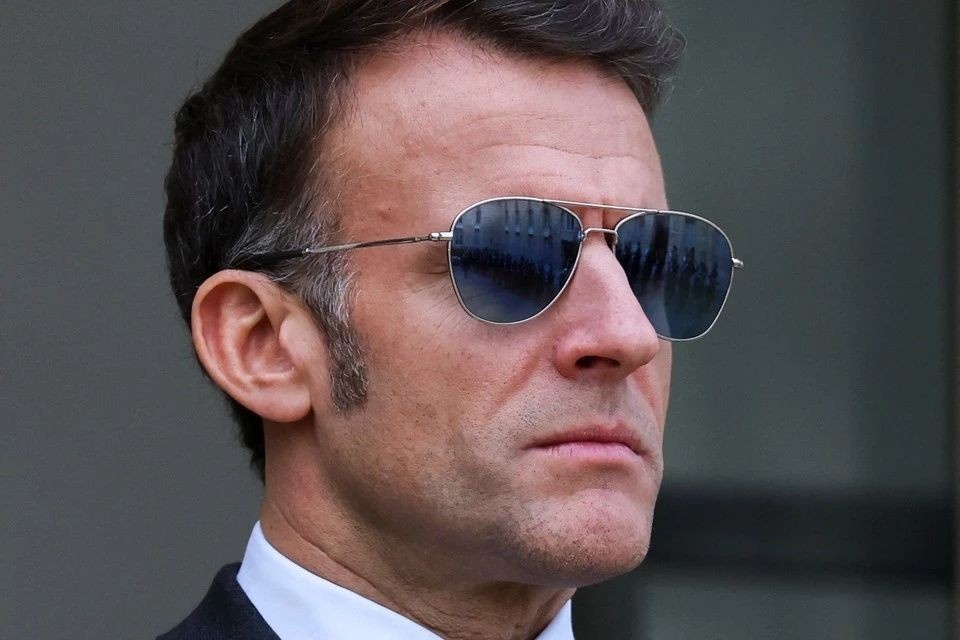    В рассекреченных файлах по делу Эпштейна фигурирует имя Макрона REUTERS