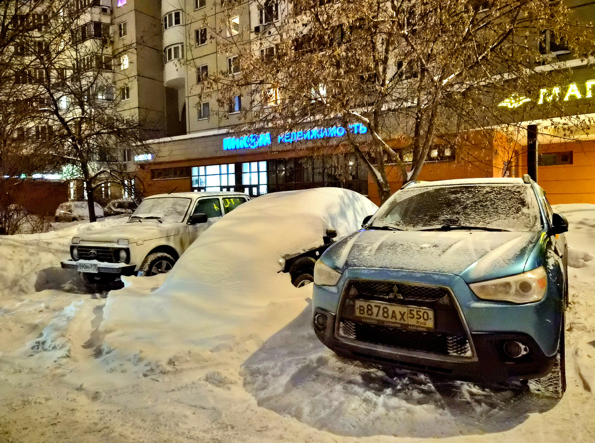 Чья-то машина выглядит вот так... тут не грех и заплатить 3000 рублей за чистку.