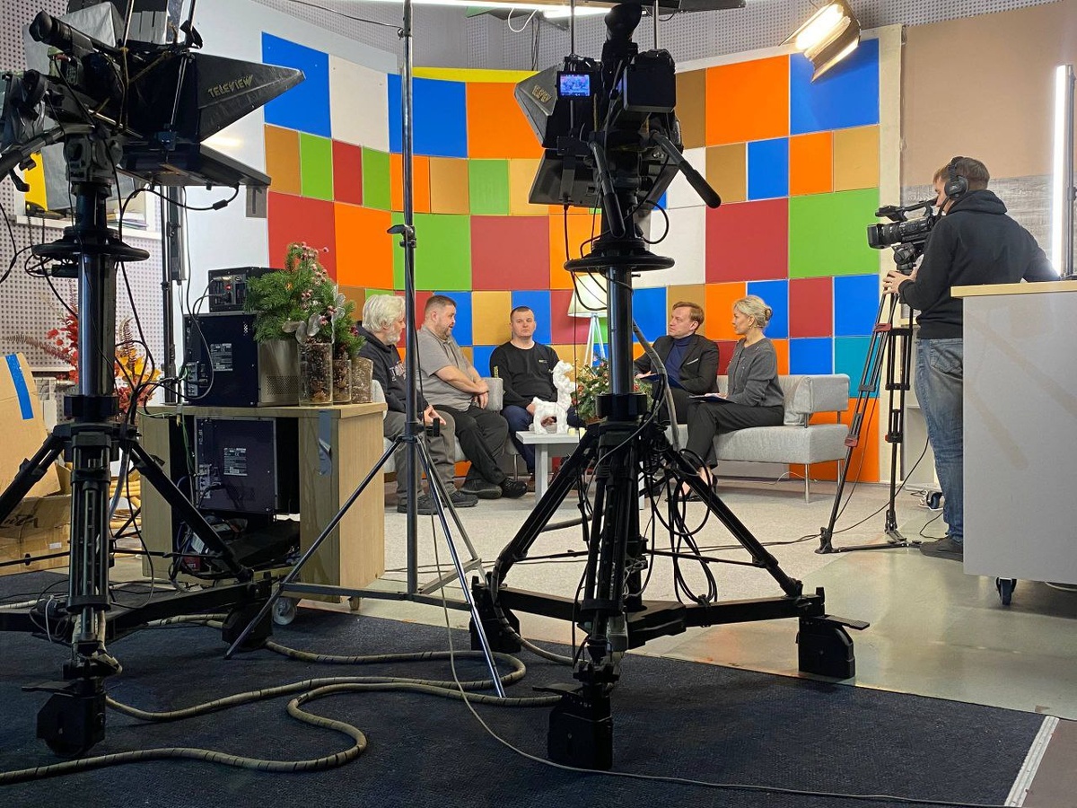 Ну вот так вот: три действующих лица, которые, почти всегда ЗА кадром. Кроме меня...