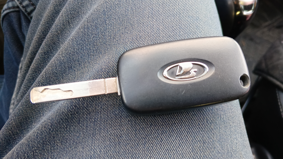 Это мой ключ зажигания от Лады Икс Рей Кросс