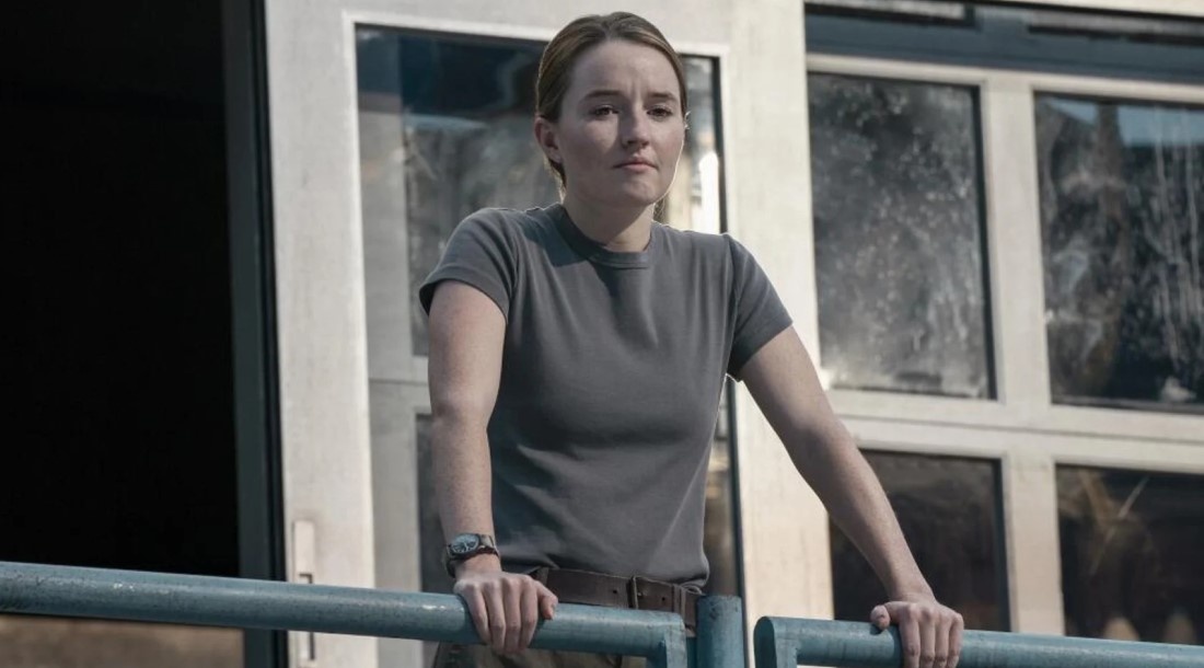     Кадр из 2 сезона сериала «Одни из нас» (2025)