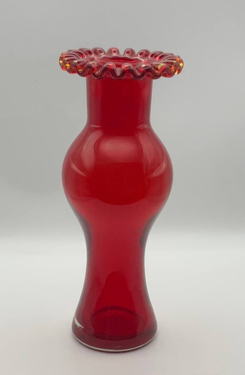 Ваза «Рюши» произведена на Первомайском стекольном заводе 