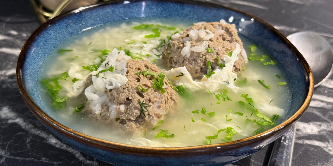Рисовый суп с фрикадельками и яйцом. Вкусно и полезно.