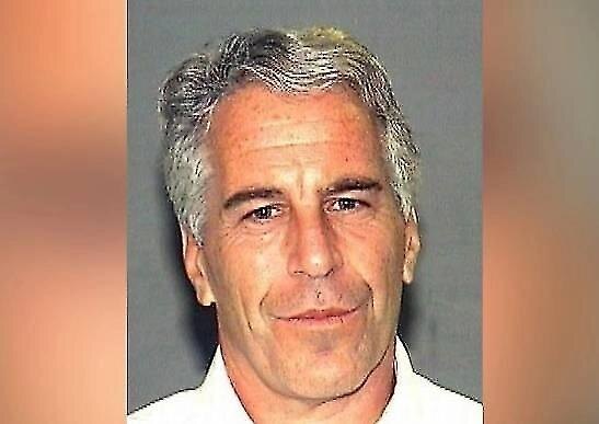 Джеффри Эпштейн. Обложка © Wikipedia / Palm Beach County Sheriff's Department