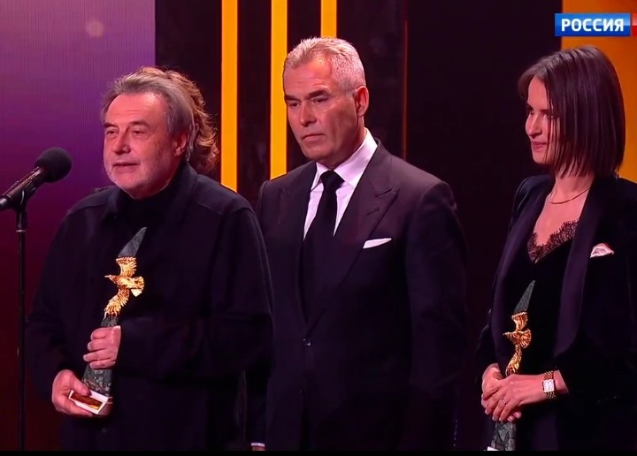 Алексей Учитель слева 