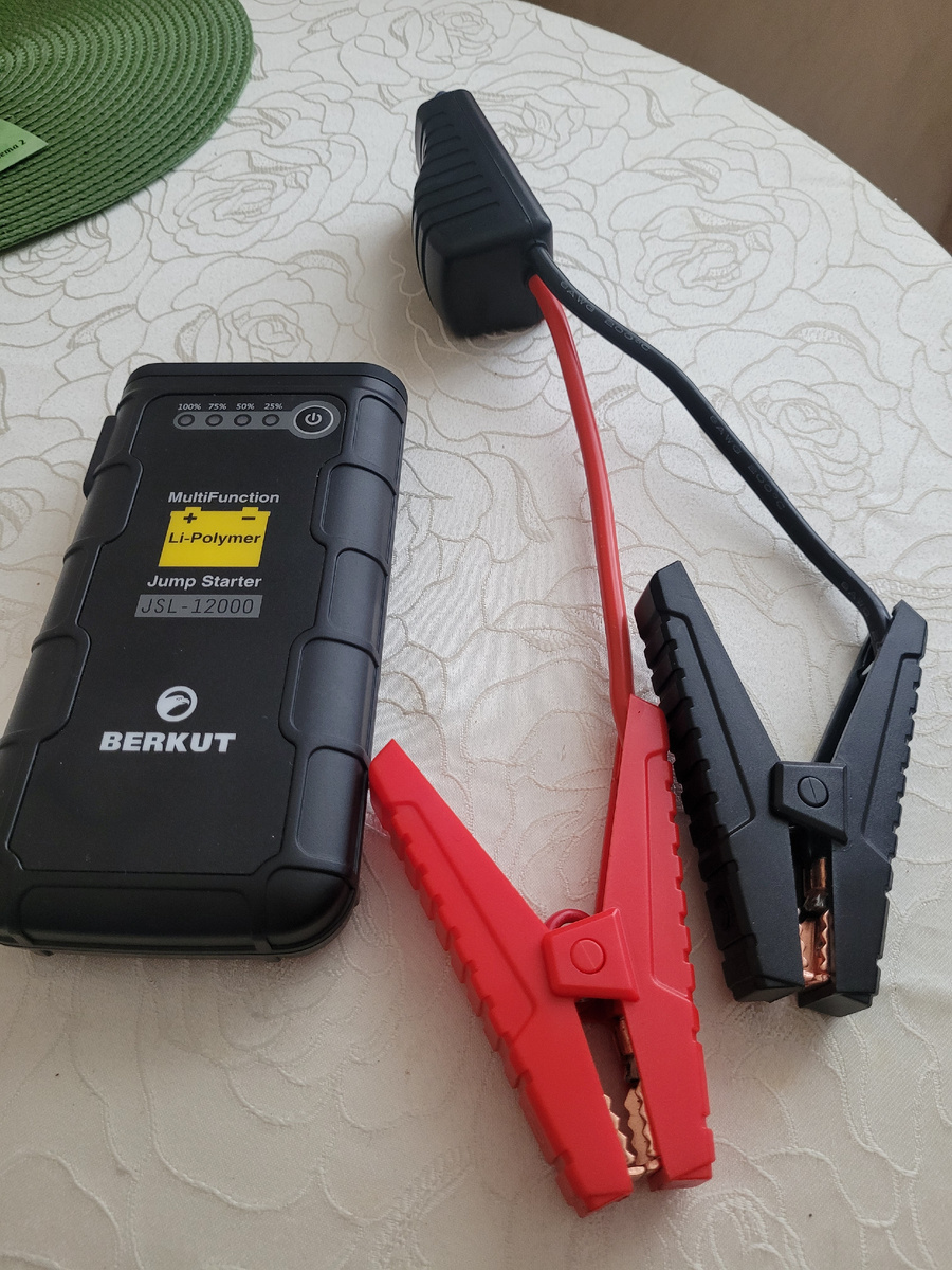 Мой спаситель, авто пуско-зарядное устройство.