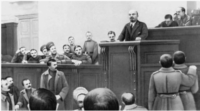 Выступление В.И.Ленина в апреле 1917 года (фото из открытых источников)