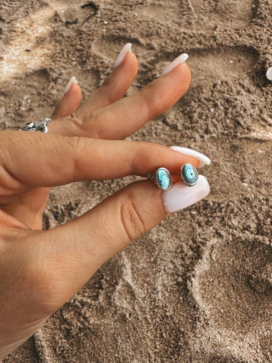 Серьги-Пусеты с перламутром Orla.