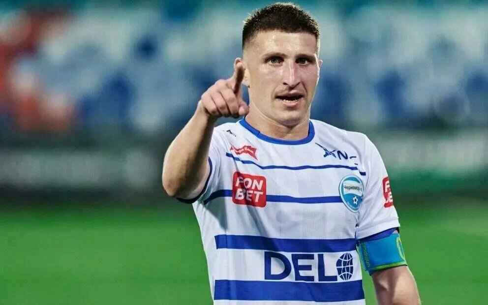 Мераби Уридия в футболке новороссийского "Черноморца"