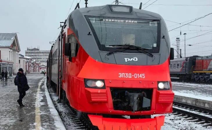   Электропоезд ЭП3Д-0145