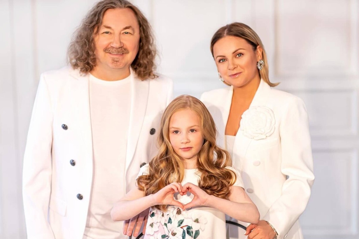 «Солнышко наше, будь счастлива!»: Юлия Проскурякова показала дочь в день ее 10-летия