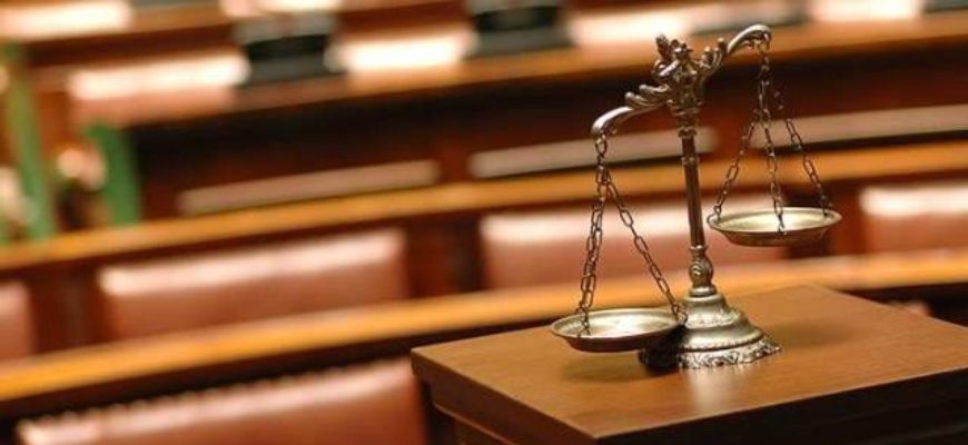 Петербуржцу предъявлено обвинение за слежку за бывшей женой