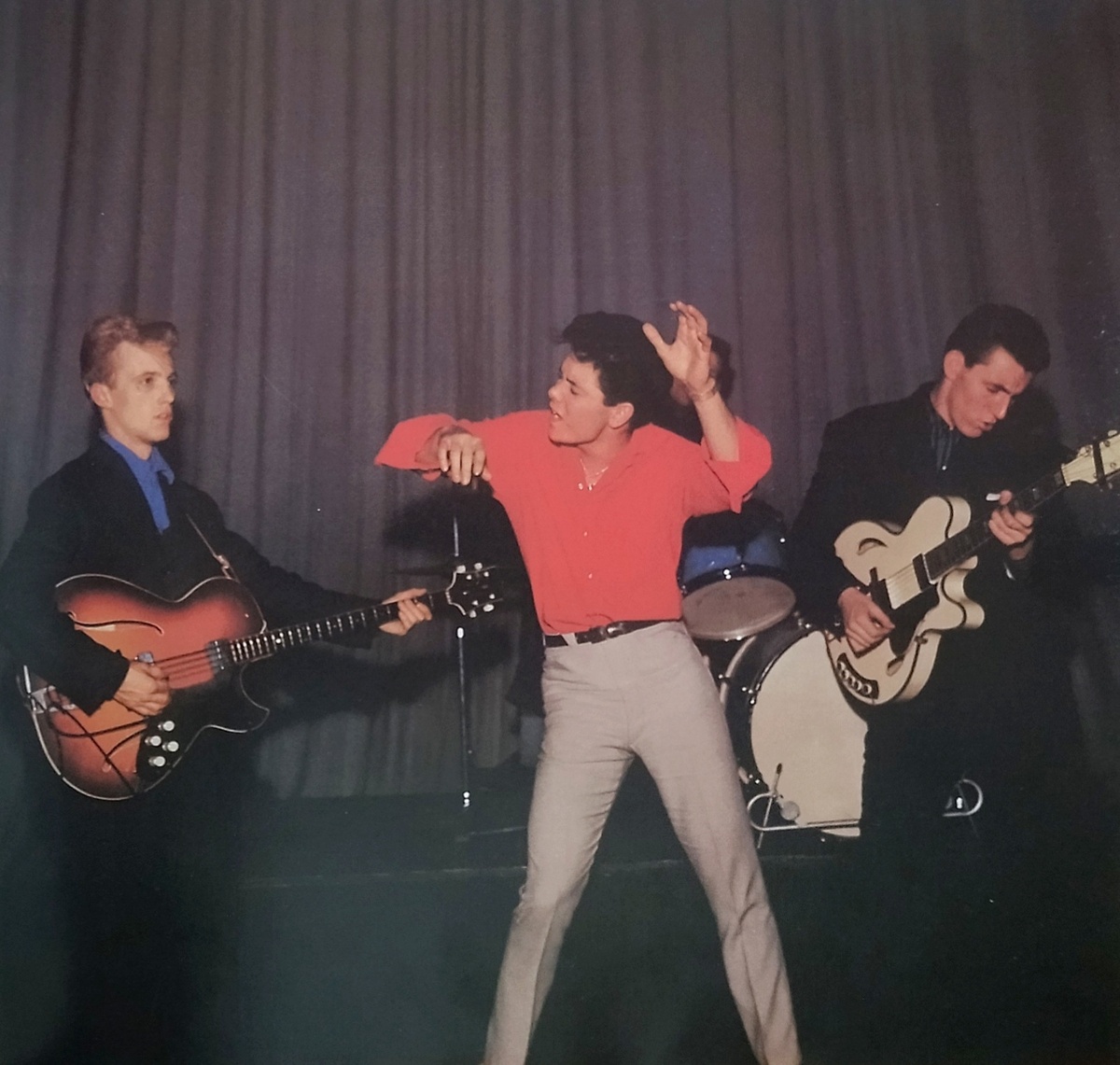 Прямо английский Элвис! Фото из книги '25 Years of Cliff '