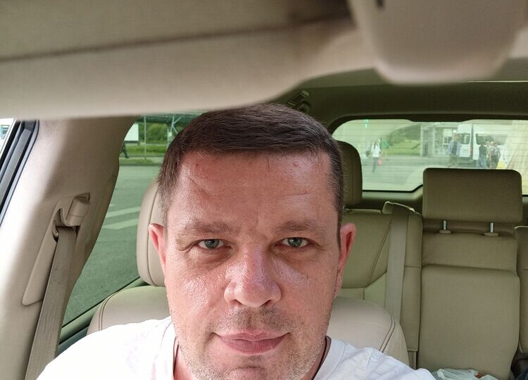 Он (49) потребовал пароль от моих соцсетей: «Если тебе нечего скрывать, покажешь». Предложил взамен пароль от своей почты. Отказалась.