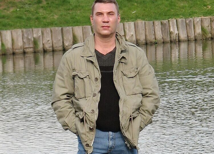 Его мама (68) звонила мне каждый день в 8 утра, чтобы спросить, что я приготовила на завтрак её сыну. И я перестала брать трубку.