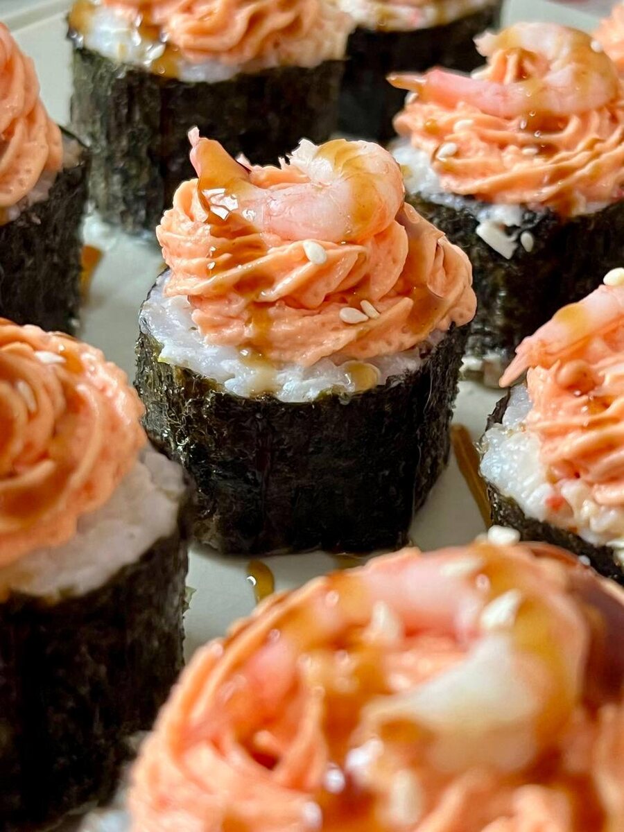 Домашние роллы с креветкой и крабовыми палочками