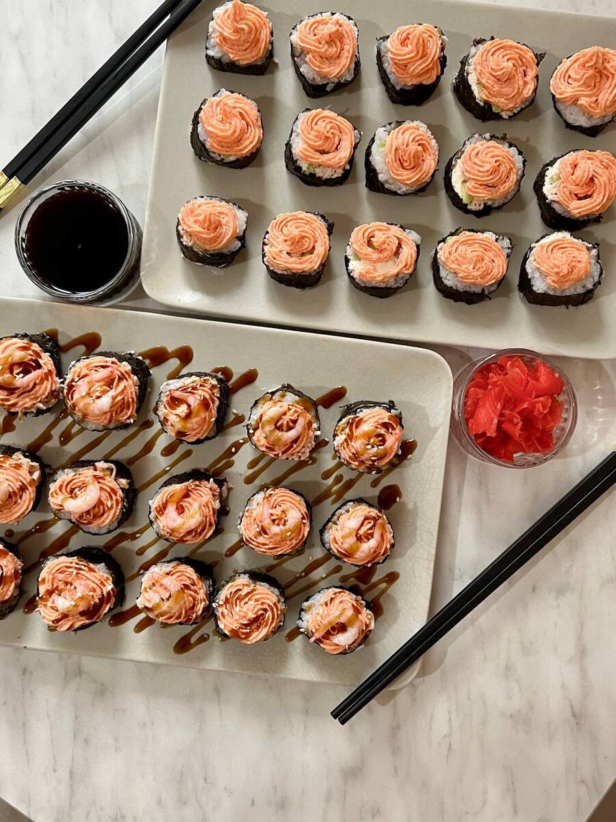 Домашние роллы с креветкой и крабовыми палочками