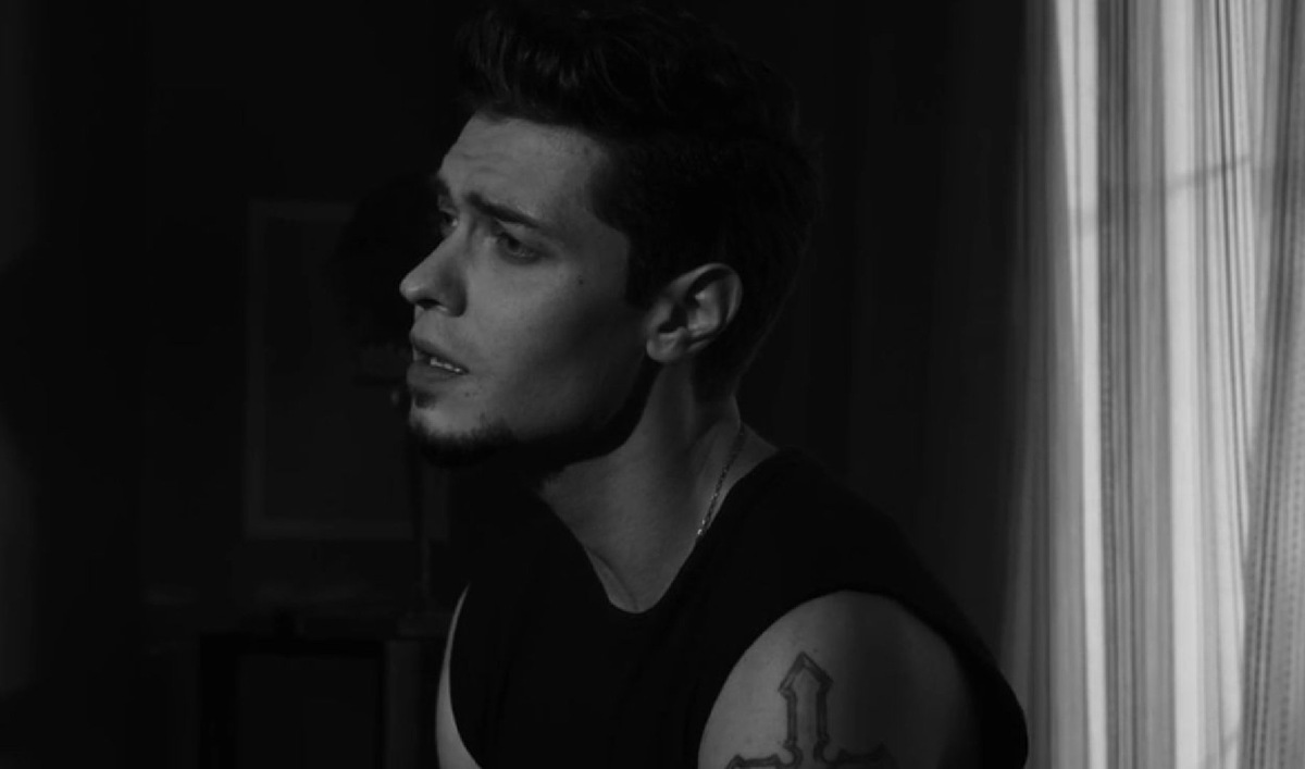    Рэй Буртяк (Фото: скриншот клипа «Get Over You»)