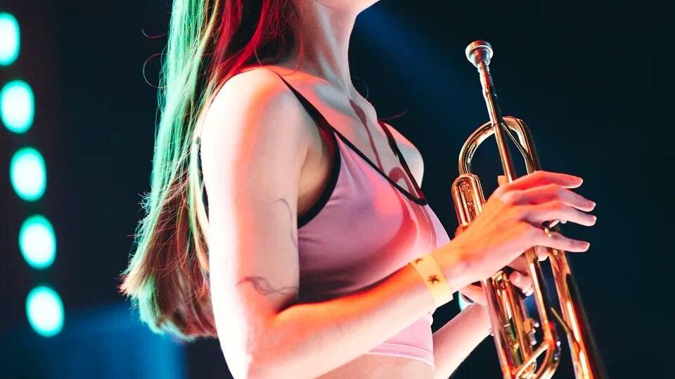 Друзья! Накинемся в комменты - ведь сегодня ДР нашей очаровательной Варвары