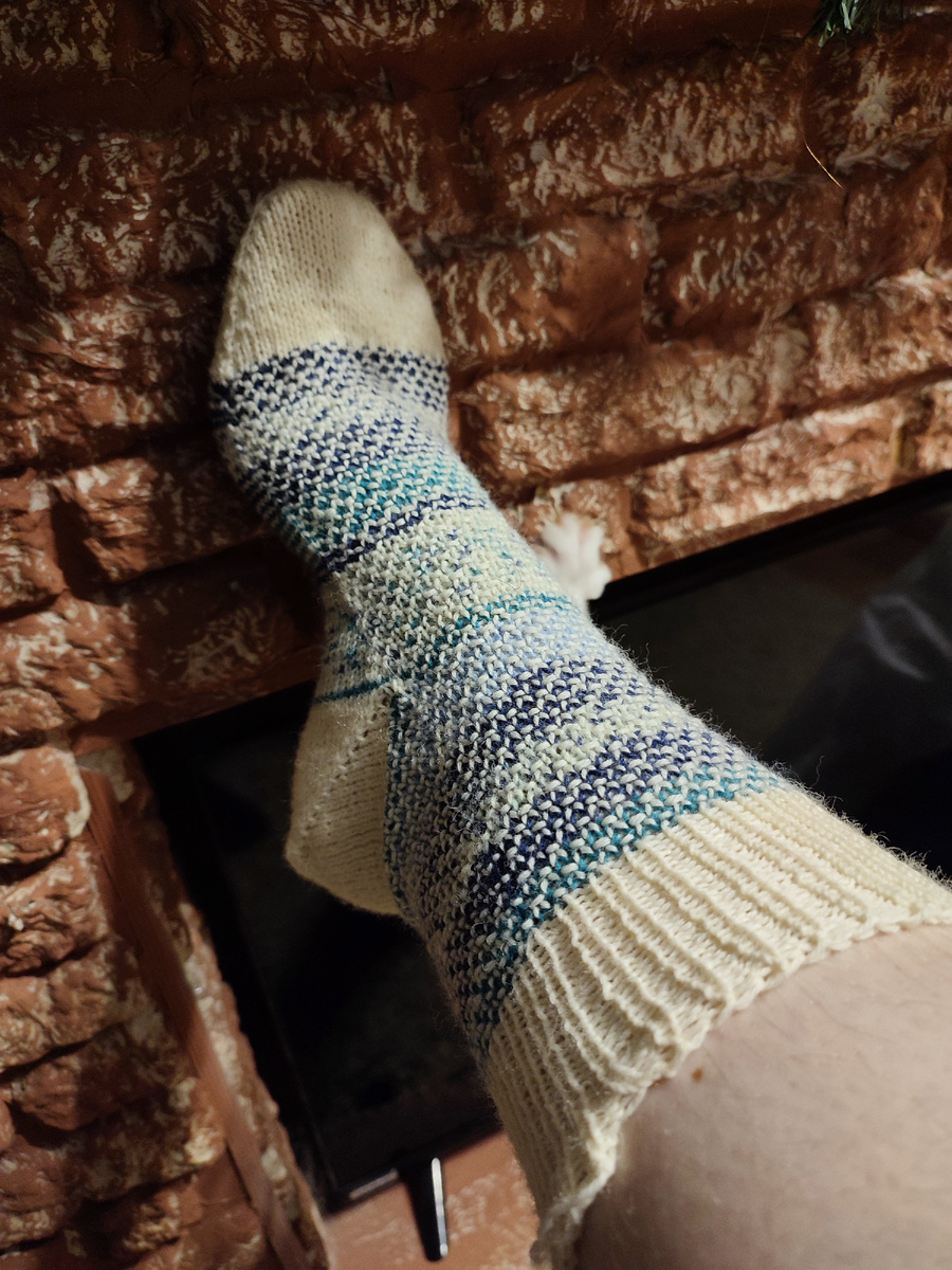 Видна лапа помощника