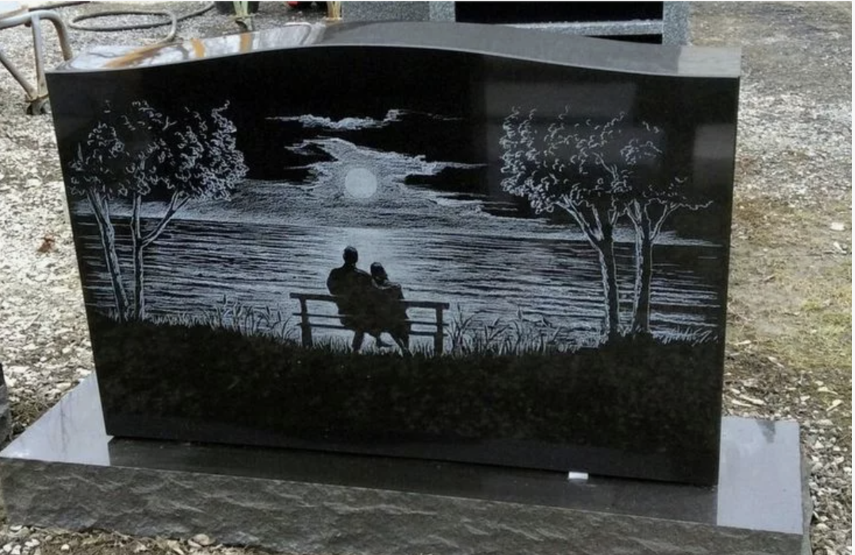 Титановые белила для ухода за гравировкой на памятнике - выбор специалистов!