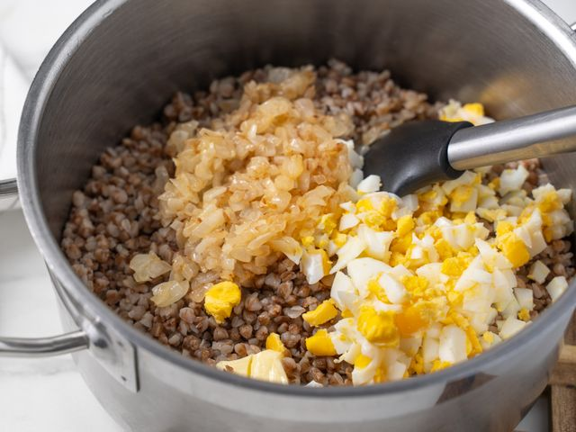 Неделя на гречке: экономное меню для похудения всего за 900 рублей