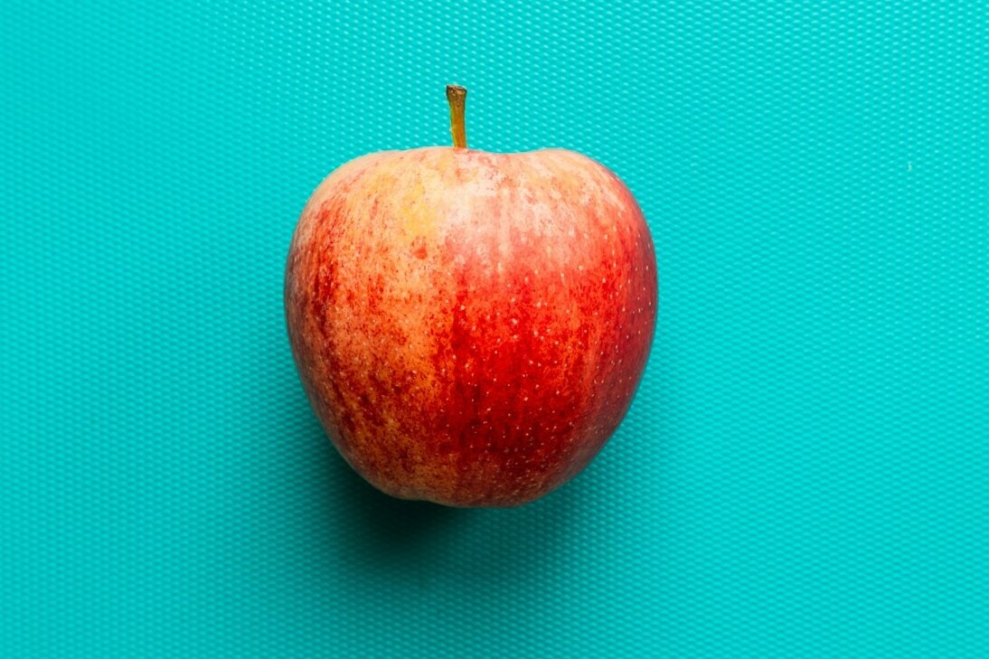     Эксперты: в Европе яблоки охватил "коктейль из пестицидов"