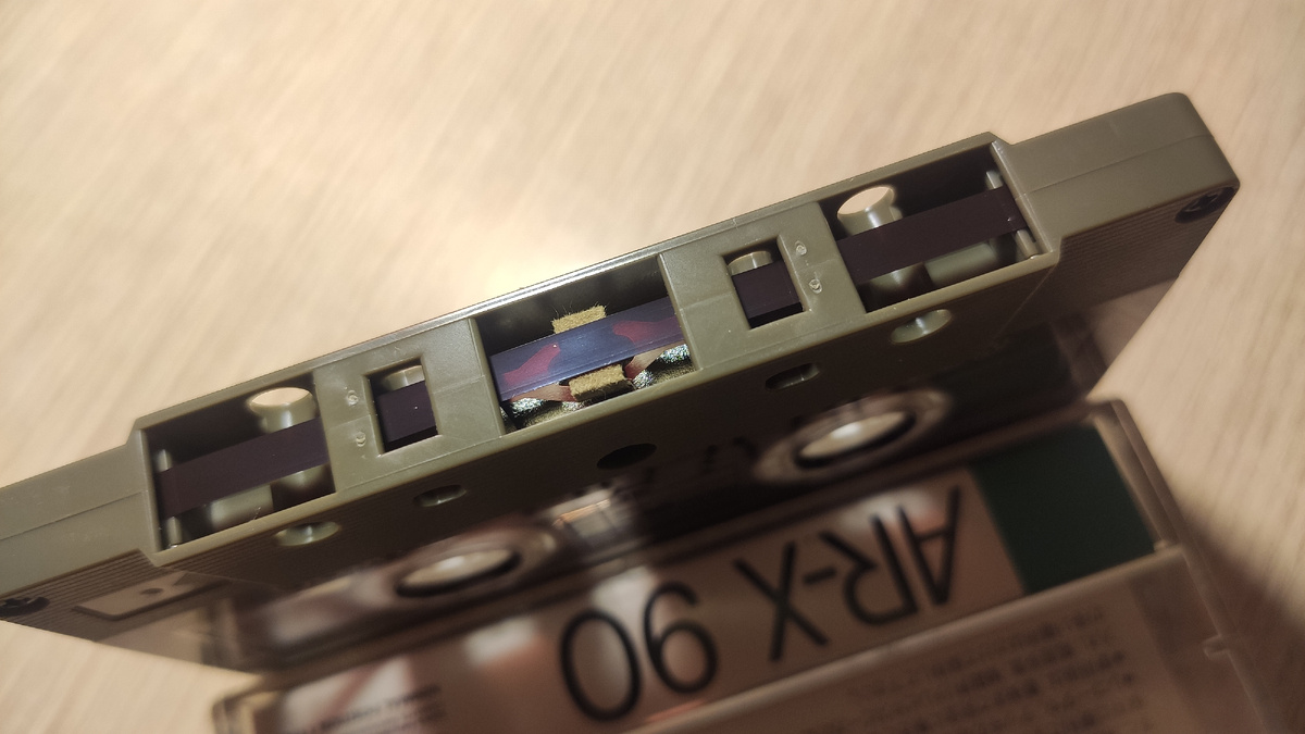 внешне состояние вроде бы идеальное (лента светится)! пружинка подушки с секретом ;)))