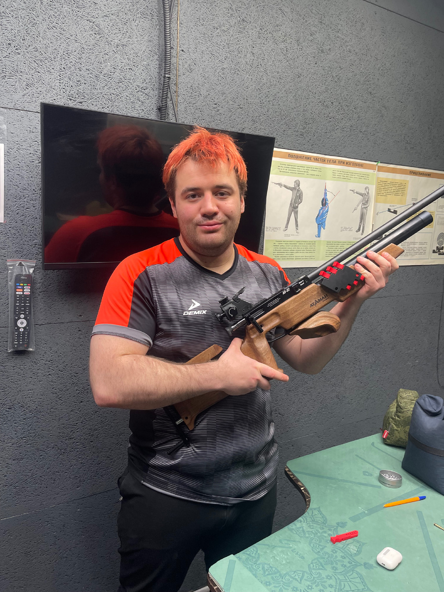 Дали винтовку полапать. Доволен :) Фото автора