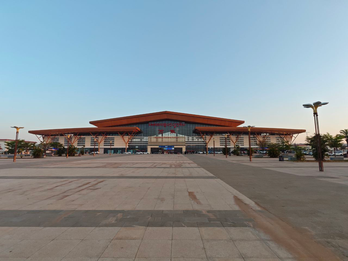 Вокзал Лаосско-Китайской железной дороги в г. Вьентьян