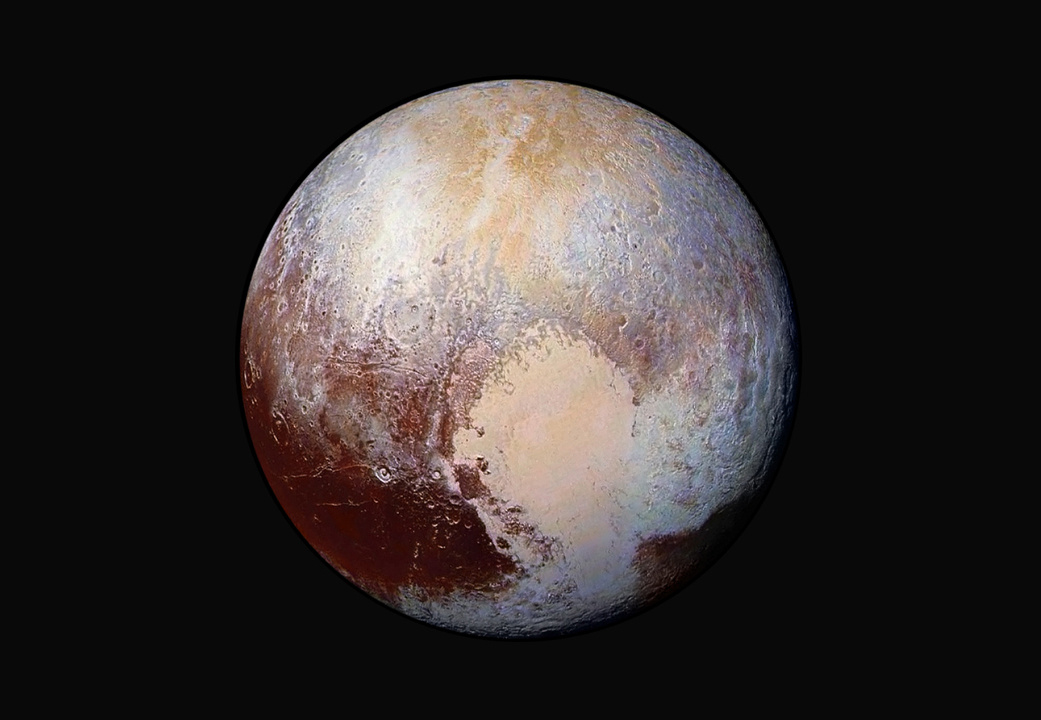 Вот один из самых знаменитых снимков Плутона от миссии New Horizons (2015) — знаменитое «сердце» (область Томбо Регио, Sputnik Planitia):