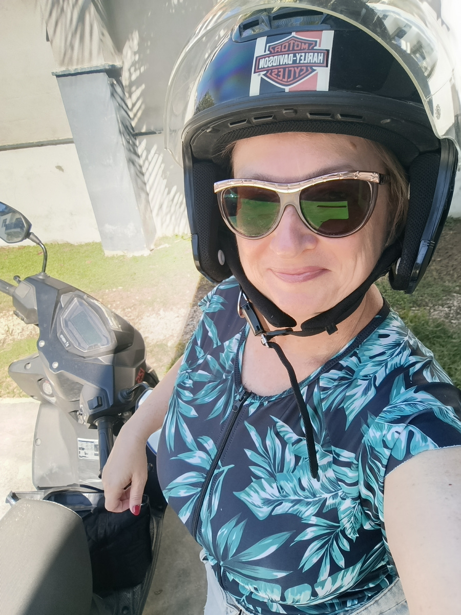 Это я пробую ездить на мотоцикле, как и вы - жить без магии. Это не страшно, если есть шлем, то есть Бог. Обязательно прочтите предыдущую статью о защите себя. 